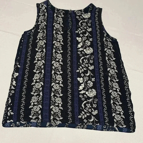 LOFT Women’s Sleeveless Top,Size S. Excellent condition. - Picture 2 of 2